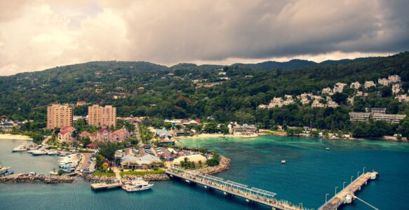 5 Destinos de Viagem Diferentes no Caribe Para o Turista Explorar