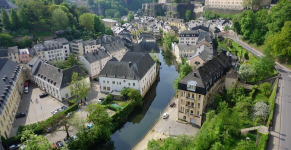 Gastos Médios de um(a) Viajante Fazendo Turismo em Luxemburgo
