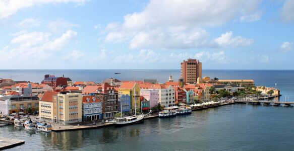 Gastos Médios dos Turistas Para Fazer Turismo em Curaçao no Caribe
