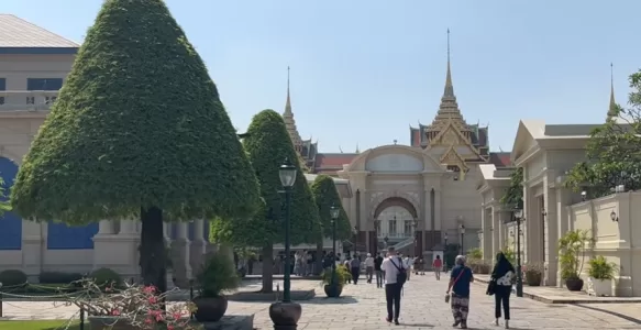 O Grande Palácio e Wat Phra Kaew na Tailândia: Um Conto de Fadas de Esplendor e Espiritualidade