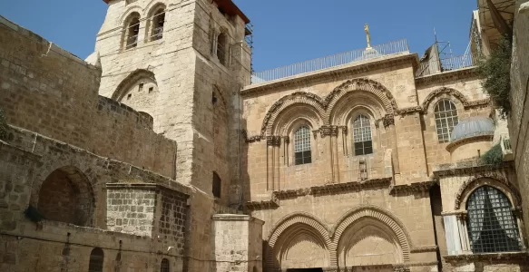 A Igreja do Santo Sepulcro: Um Lugar Sagrado e Histórico em Jerusalém