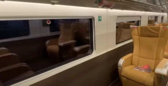 Como é a Experiência de Viajar no Trem Frecciarossa Entre a França e a Itália