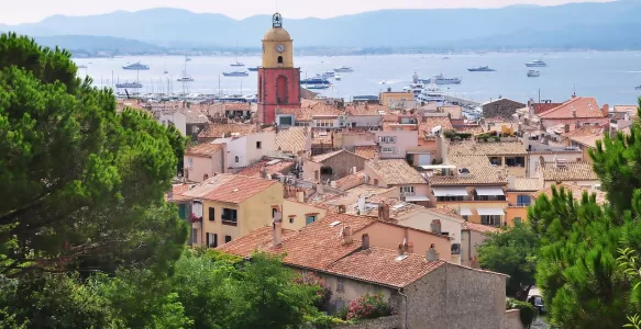 St-Tropez: Um Destino de Glamour e Excesso na Côte d’Azur na França