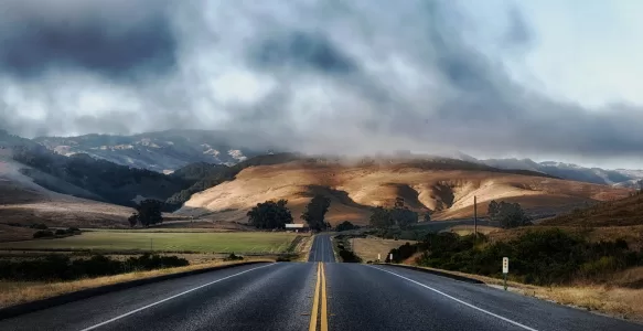 Dirigir na Califórnia: Dicas e Informações Essenciais Para uma Viagem de Carro Memorável