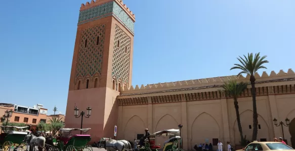 Visite Marrakech no Marrocos: Um Guia Para Imersão na Cidade Vermelha