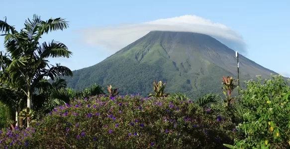 Visite as Maravilhas do Parque Nacional do Vulcão Arenal: Entre a Natureza e as Erupções Espetaculares