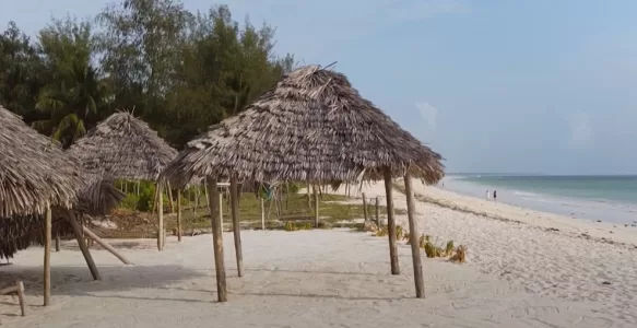 Pwani Mchangani Beach: Refúgio Para Atividades Aquáticas em Zanzibar