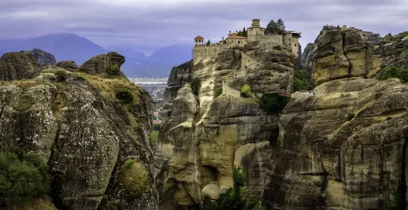 Roteiro de Viagem Pelos Tesouros da Grécia: De Atenas aos Monastérios Suspensos de Meteora