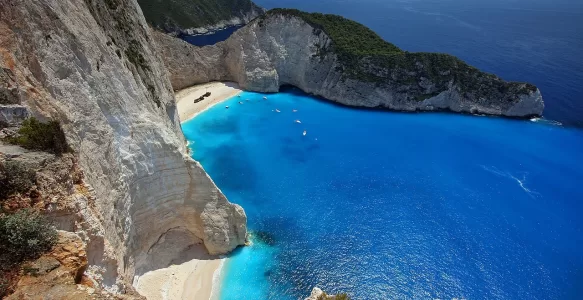 As Praias Paradisíacas de Zakynthos na Grécia: Um Roteiro Pelas Águas Exóticas