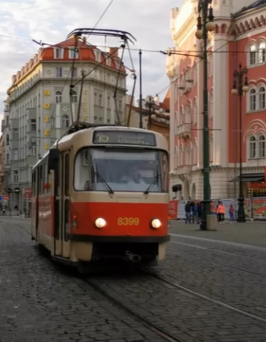 Como Usar o Sistema de Transporte Público em Praga: Dicas e Truques Para uma Viagem Tranquila