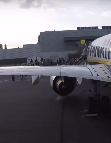 Vôos Diretos da Companhia Aérea Ryanair Entre Paris e a Espanha