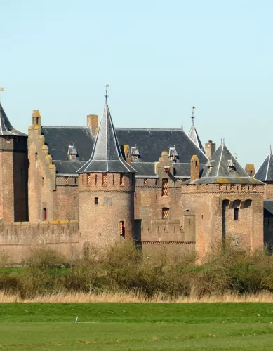 Visite o Castelo de Muiderslot em Muiden na Holanda