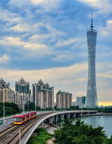 A Rota Ferroviária de Hong Kong a Guangzhou: Uma Viagem de Conexões Rápidas e Paisagens Deslumbrantes