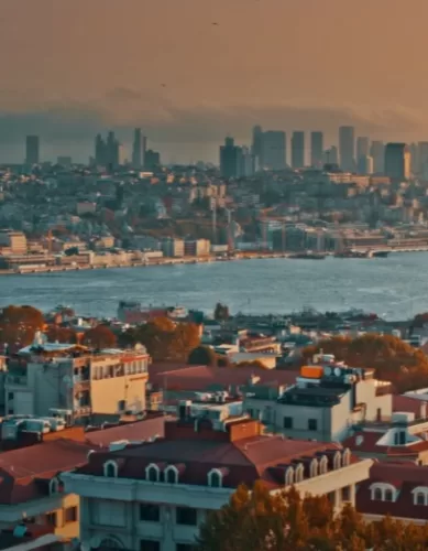 O Encanto do Estreito de Bósforo: A Divisão de Europa e Ásia em Istambul na Turquia