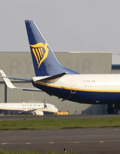 Taxas Extras em Vôos da Ryanair: Guia Completo Para Passageiros Desavisados