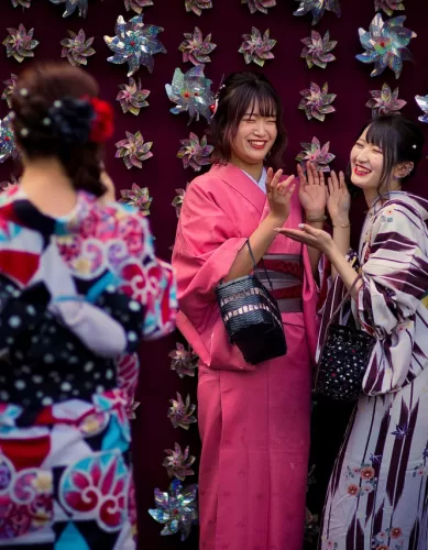 Uso de Kimono Feminino: Tradição, Beleza e Cultura no Japão