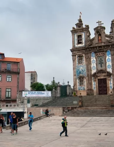 As Mais Belas Igrejas Para Visitar na Cidade do Porto em Portugal