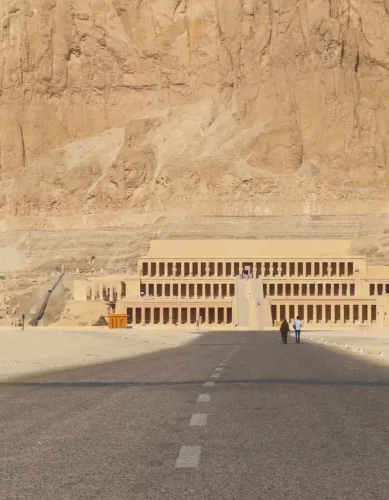 Por que o Turista Deve Visitar o Templo de Hatshepsut em Luxor no Egito?