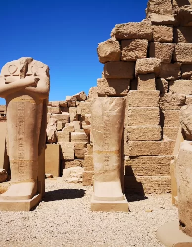 Por que o Turista Deve Visitar o Templo de Karnak em Luxor no Egito?