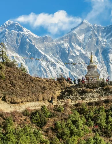 Explore a Fascinante Stupa de Namche Bazaar no Nepal
