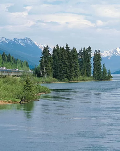 Pacote de Viagem Incrível Para o Canadá: Explore Toronto, Cataratas do Niágara, Jasper e Vancouver de Trem