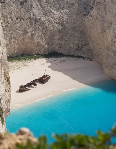 Praia Shipwreck ou Navagio Beach na Ilha de Zakynthos na Grécia