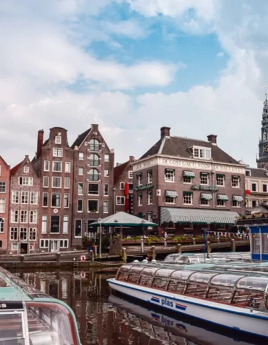 Experiências de Viagem Diferentes em Amsterdã na Holanda