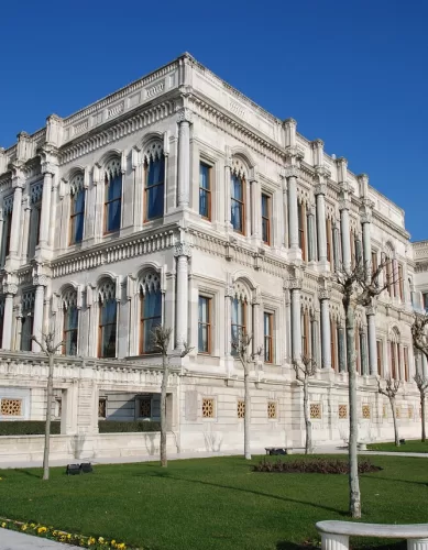 Como Visitar o Palácio Cıragan em Istambul na Turquia