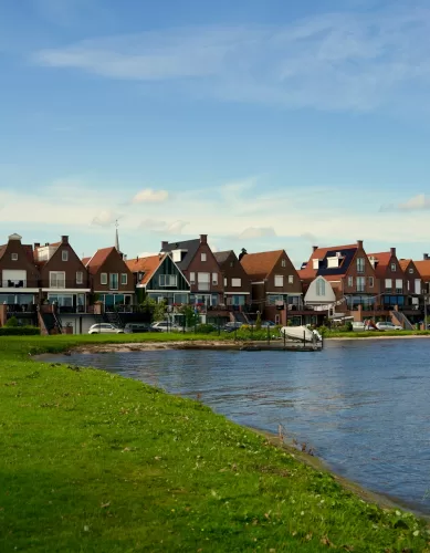 Volendam e Marken: Vilarejos Pitorescos da Holanda Para o Viajante Conhecer