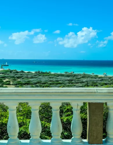 Por que a cor do mar em Aruba Parece uma Piscina?