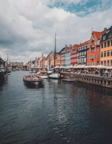 Roteiro a pé por Nyhavn e Seus Canais Coloridos em Copenhague na Dinamarca