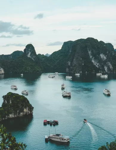 Turismo em Ha Long no Vietnã: Explore a Beleza Natural e Cultural da Baía