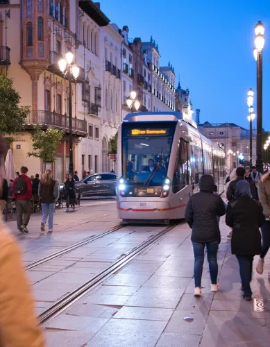 Como o Turista Pode Usar o VLT em Sevilha na Espanha Para Chegar nas Atrações Turísticas