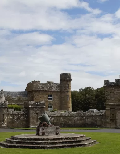 Como é o Castelo Culzean na Escócia