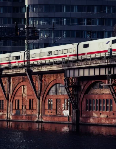 Erros Comuns que os Passageiros Cometem ao Viajarem no Trem de Alta Velocidade ICE na Alemanha