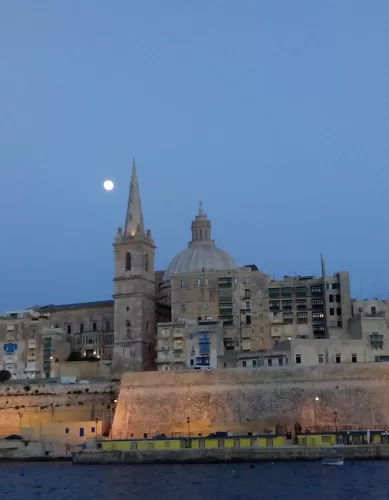 Como é a Vida Noturna em Valletta em Malta