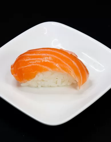 A Arte de Apreciar Sushi no Japão: Etiqueta e Experiência Gastronômica