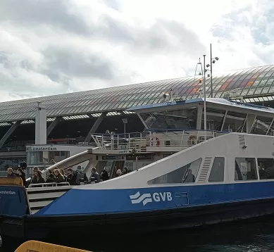 Como Usar o Ferry Boat em Amsterdã na Holanda