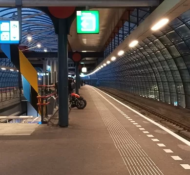 Como é a Estação Sloterdijk em Amsterdã na Holanda