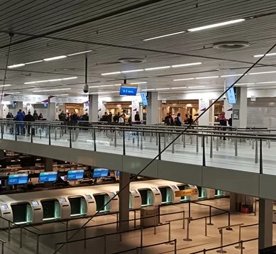 Como é o Aeroporto Internacional de Schiphol em Amsterdã na Holanda