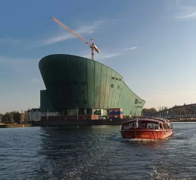 Museu de Ciências NEMO em Amsterdã na Holanda: Imperdível se Você Viaja com Criança