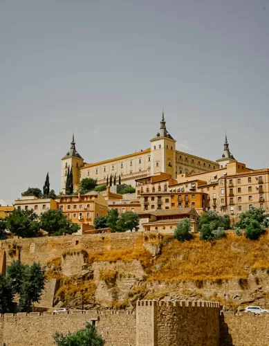 Como Viajar Entre Madrid e Toledo na Espanha