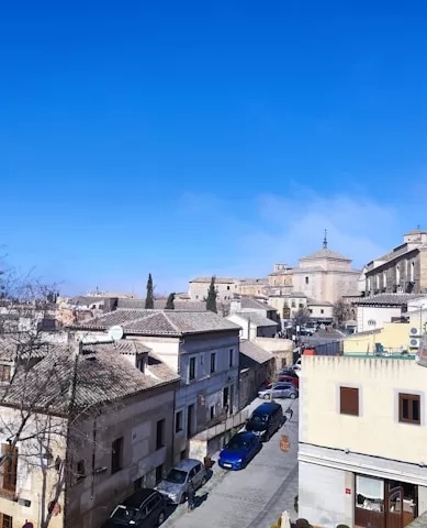 Roteiro Histórico por Toledo: Guia Pelos Tesouros da Cidade Imperial Espanhola