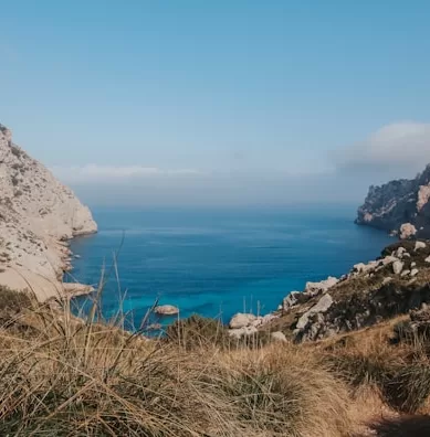 Como o Viajante Pode se Deslocar Entre os Destinos da Ilha de Mallorca na Espanha