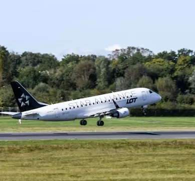 Companhia Aérea LOT Polish Airlines na Polônia