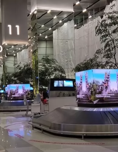 Como é o Aeroporto Internacional Soekarno–Hatta (CGK) em Jacarta na Indonésia
