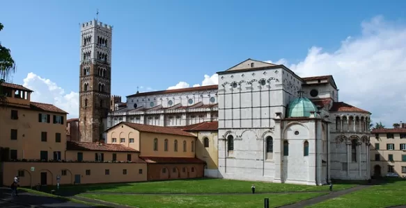 Como é a Vida Cultural de Lucca na Itália Para o Turista Aproveitar