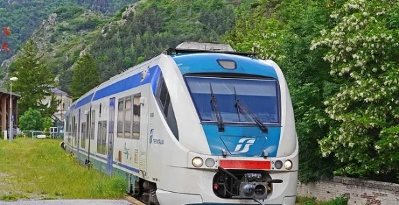 Como é a Viagem de Trem Entre Florença e Lucca na Itália