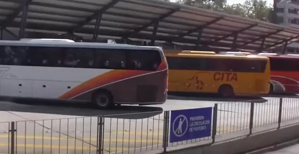 Viagem de Ônibus Entre Montevidéu e Colonia del Sacramento no Uruguai