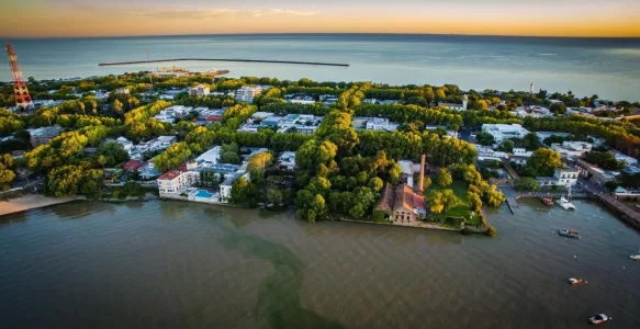 Comparativo de Turismo Entre Montevidéu, Colonia del Sacramento e Punta del Este no Uruguai
